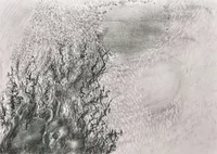 Ein abstraktes Schwarz-Weiß-Bild mit strukturierten Mustern; die linke Seite ist dunkel und rau mit verzweigten, aderähnlichen Linien, während die rechte Seite heller ist mit weichen kreisförmigen Formen und verstreuten feinen Zeichen.